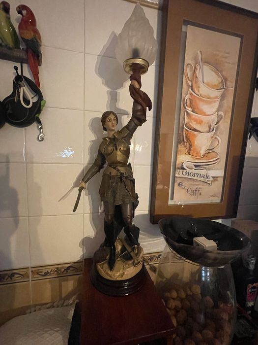 Título: Candeeiro Joana D’Arc em estilo vintage/coleção