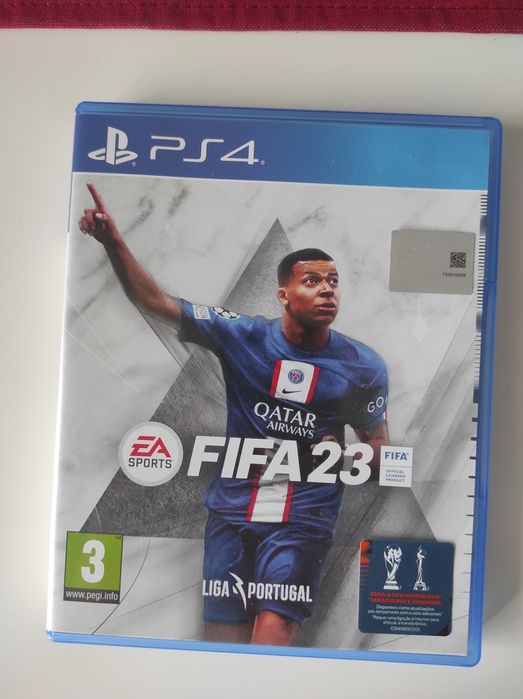 PlayStation 4 com 2 comandos