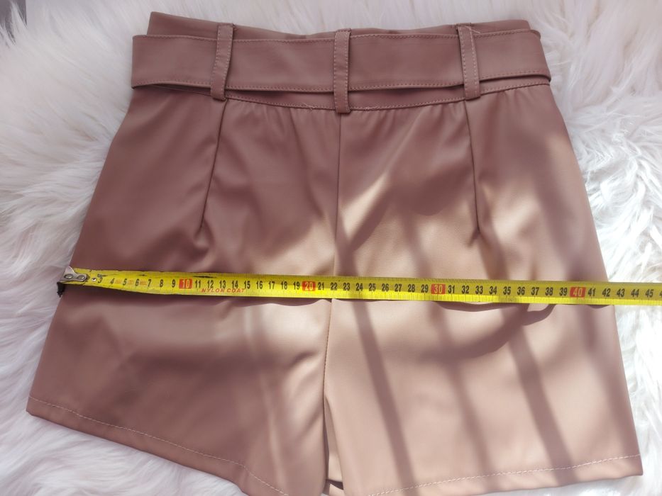 Шорти з еко шкіри.