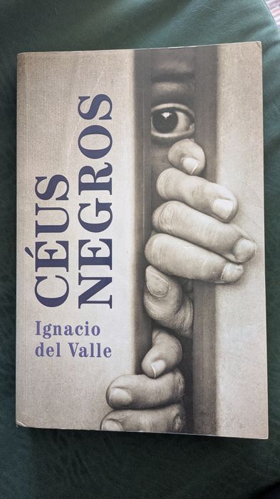 Livro "Céus Negros" de Ignacio del Valle