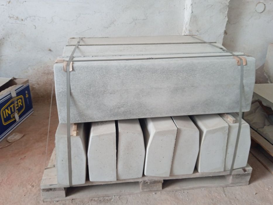 Бордюр дорожній |