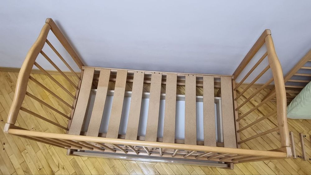 Дитяче ліжичко з вільхи