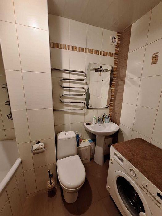 Продам 4 кімнатну квартиру.