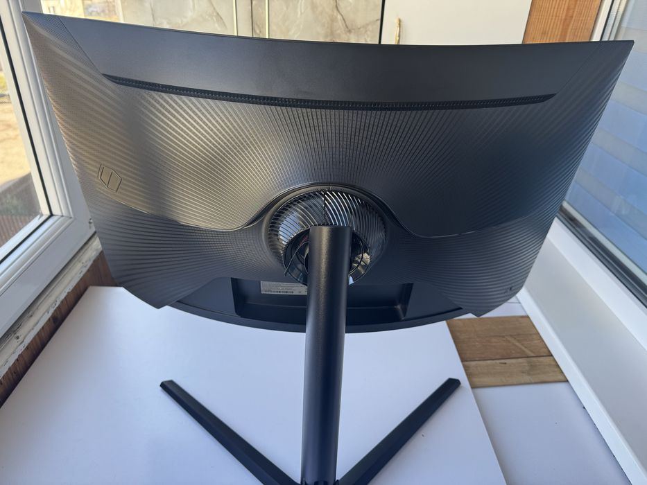 Монітор Samsung 32' Odyssey G6 S32BG650 (LS32BG650EIXUA) / VA / 240 Гц