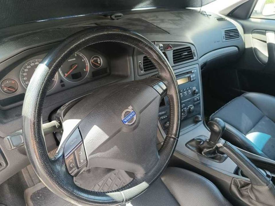 Vendo volvo s60 D5  2.5 com 185 cv — photo 2