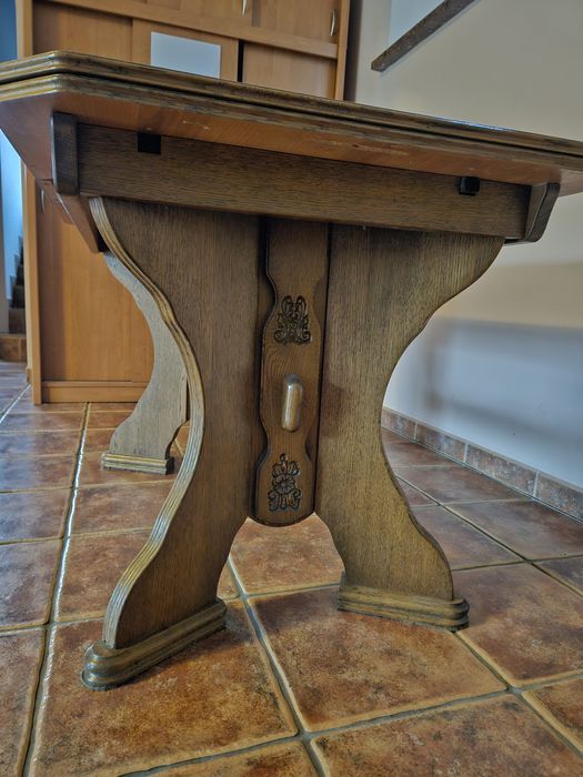 Dębowy stół rozkładany