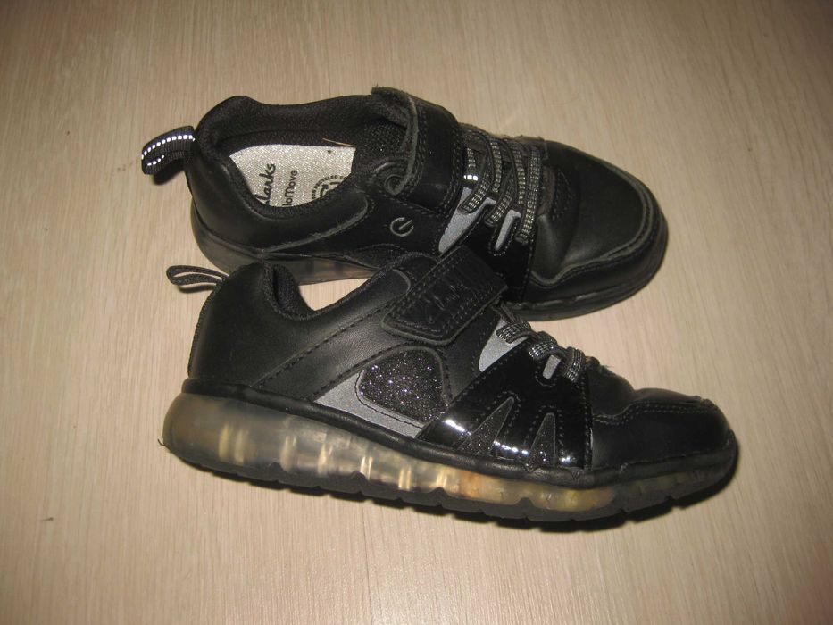 17,5 см устілка, шкіряні туфлі з мигалками Clarks дівчинці