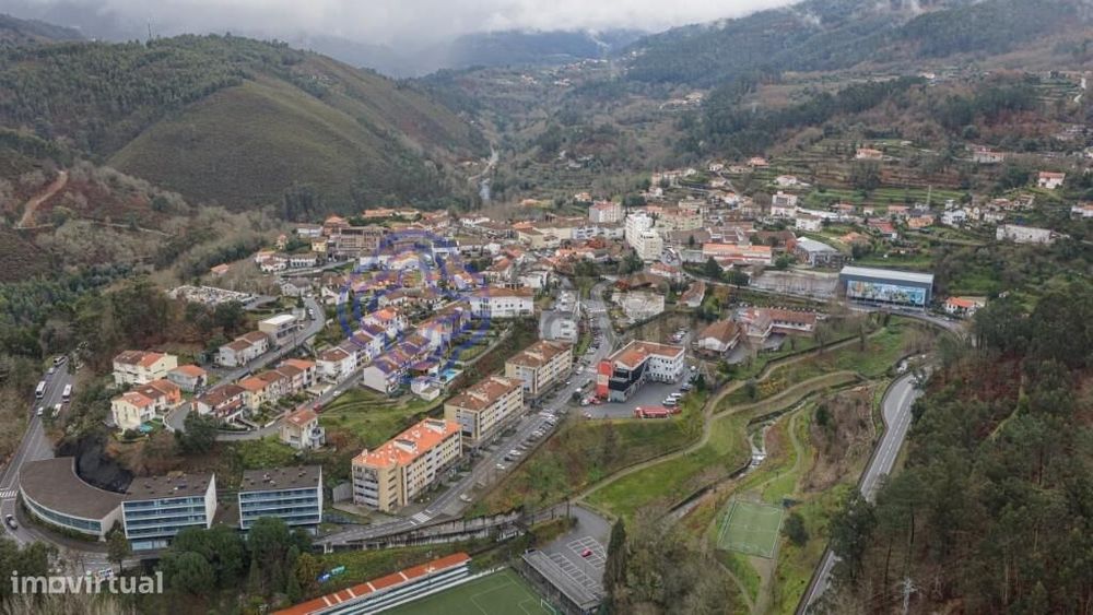 Terreno de 7500 m2 com frente de ribeiro - Terras de Bouro, Braga