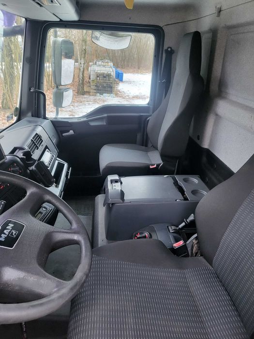 Sam.ciężarowy MAN TGL 12.180 rok 2011 , automat, winda, chłodnia