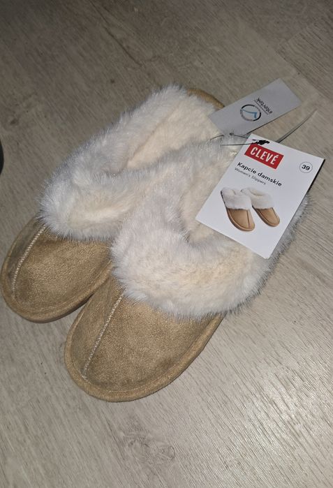 Nowe kapcie damskie
