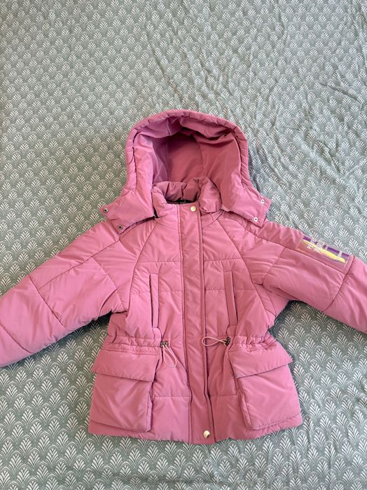 Продам гарну на дівчинку куртку