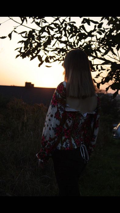 Жіночий корсет з квітковим принтом