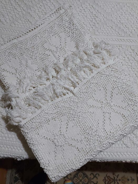 Colchas em Crochet feitas à mão