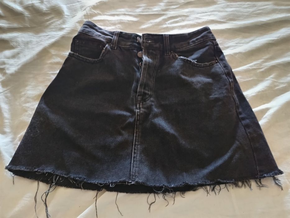 Mini saia Bershka 36 como nova
