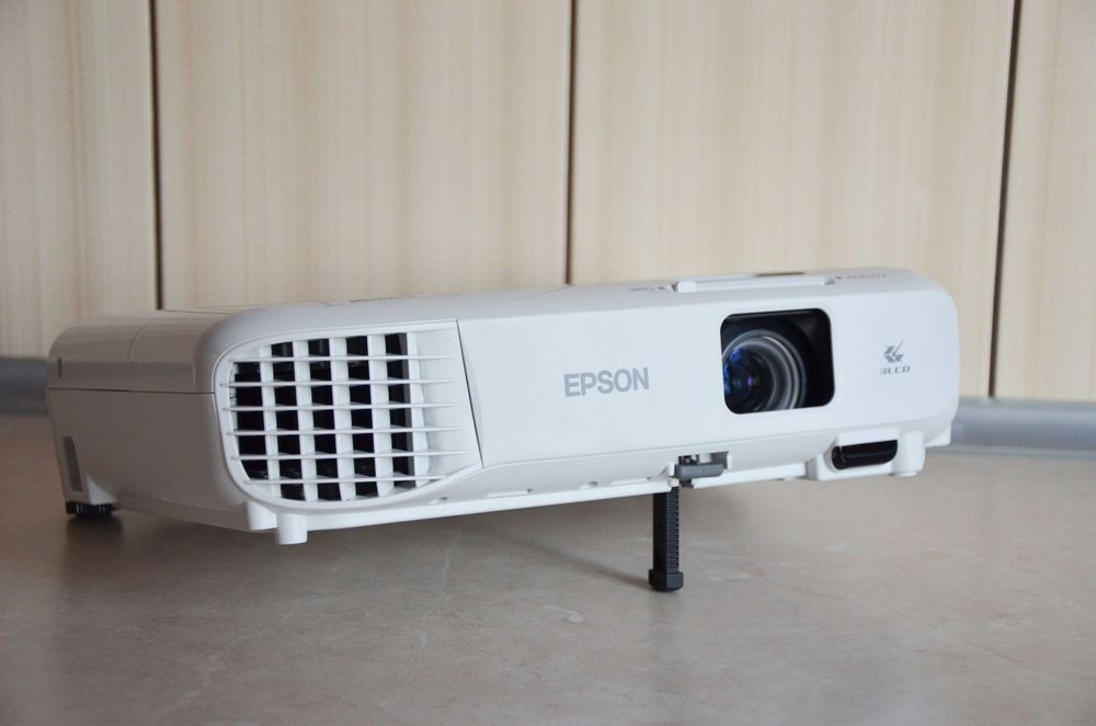 Проектор Epson EB-W05