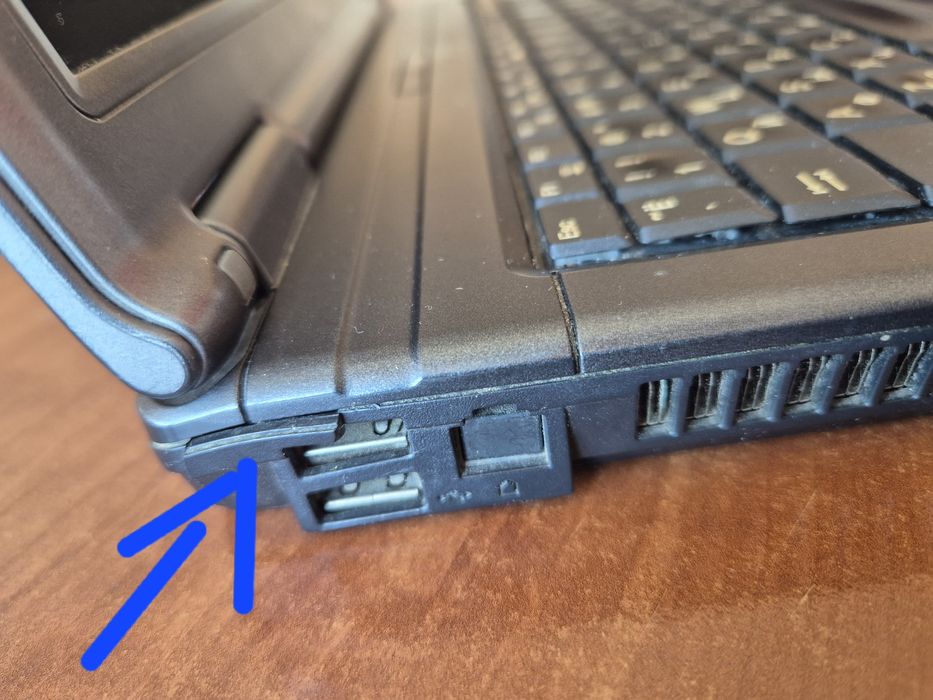 Ноутбук Fujitsu-Siemens Esprimo U9200