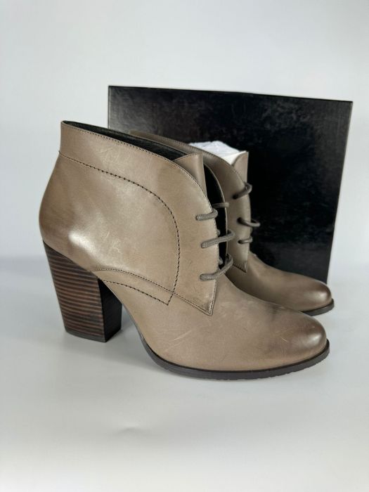 Nowe botki wiązane na obcasa BELMONDO  41