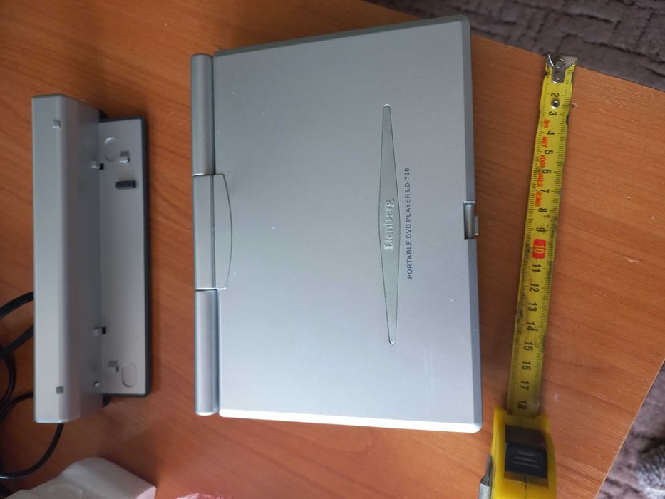 Компактний DVD плеєр Elenberg LD-720 (ДЕФЕКТ)