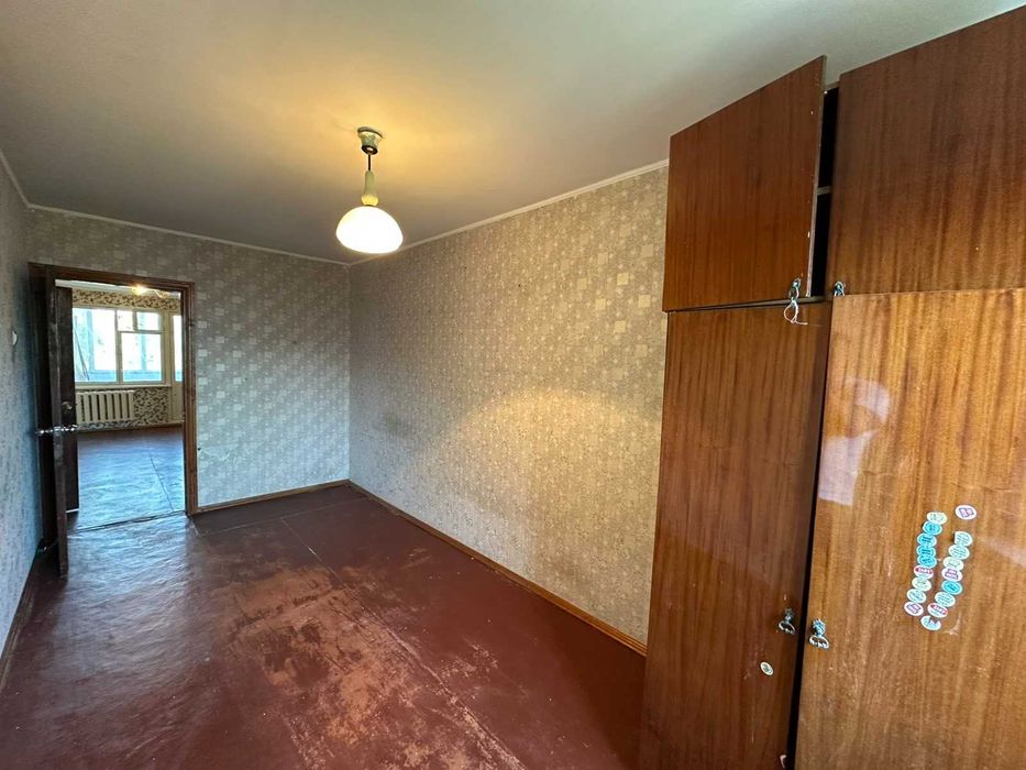 Продаж затишної 2 кімн кв-ри по вул Льотній, 11а навпроти маг. "Седам"