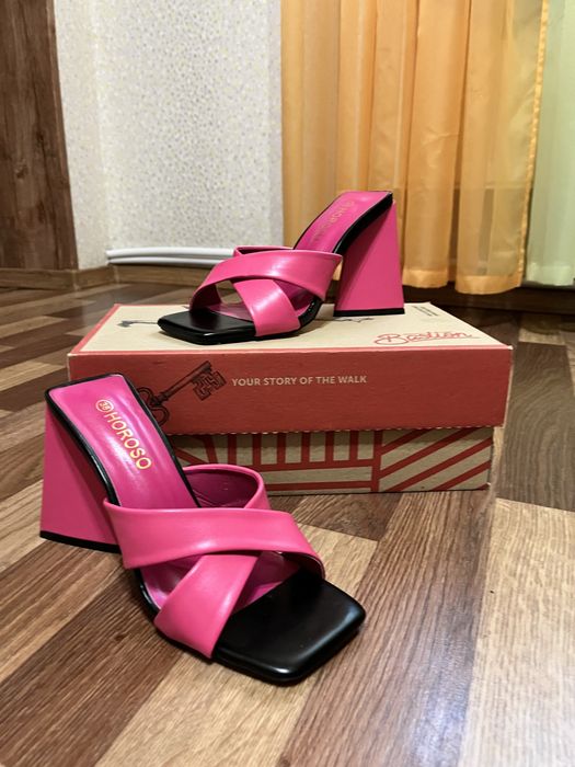 Рожеві босоніжки на каблуку, розмір 38, елегантні та зручні для свят