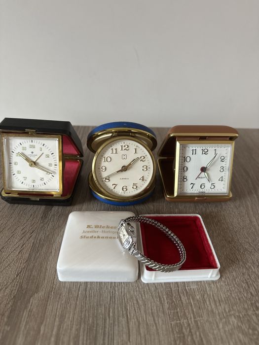 Часы дорожные с будильником