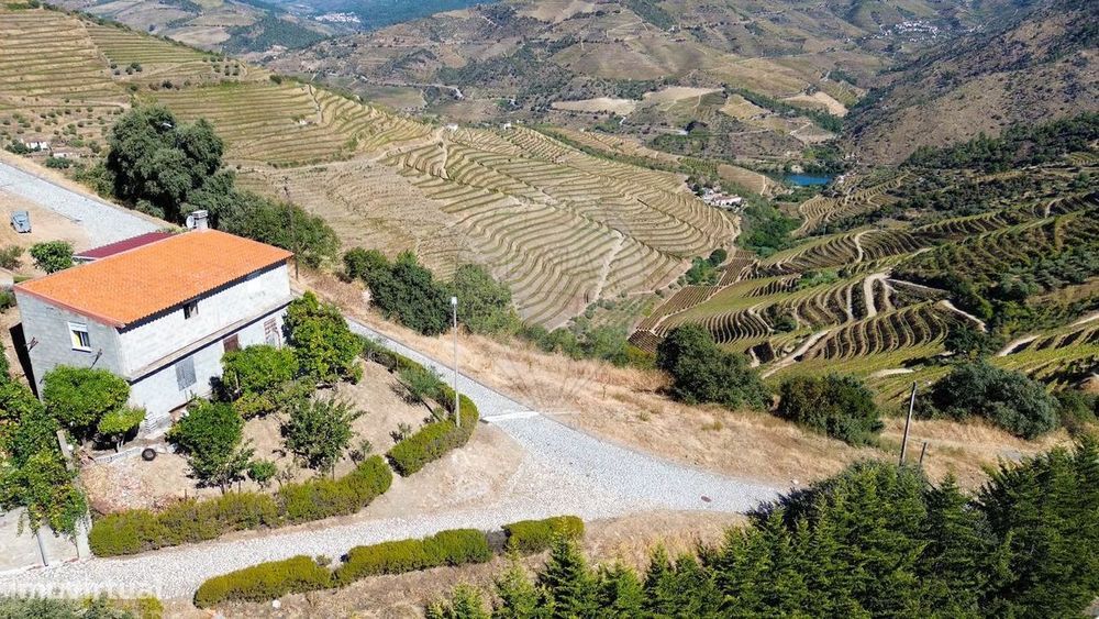 Moradia T3 para venda — Nagoselo do Douro, Viseu