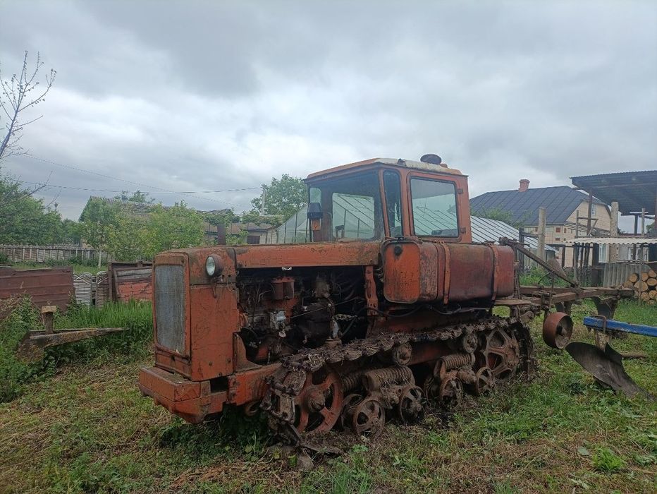 Трактор Гусеничний ДТ-75