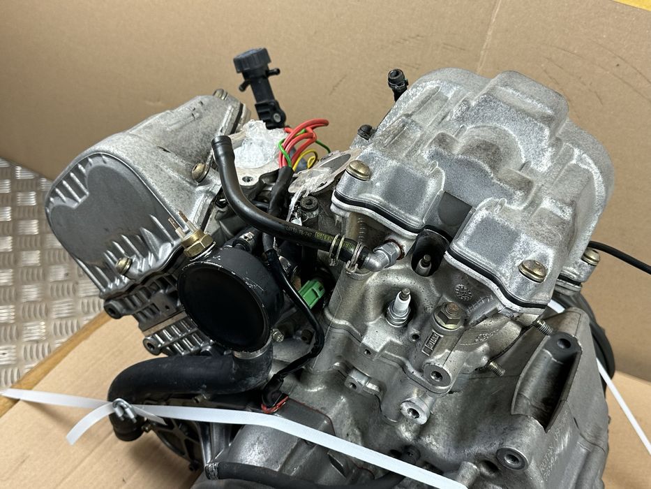 Aprilia TUONO RSV 1000 MILLE 2004 Silnik Motor Kompletny ROTAX V990RP