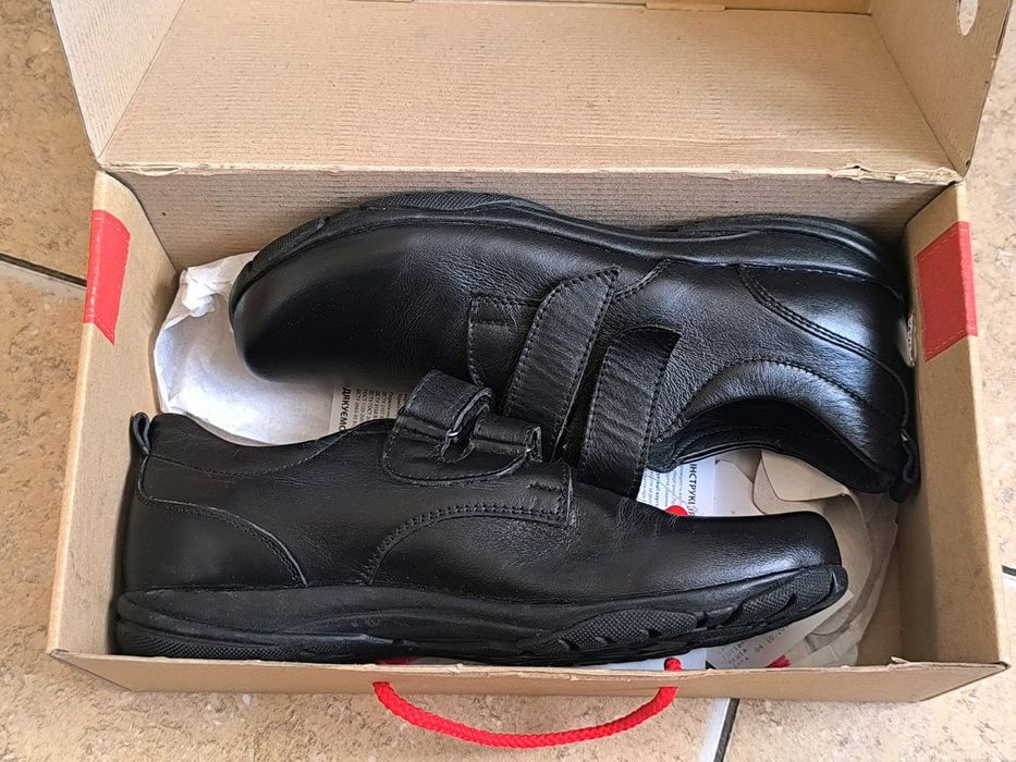 АБСОЛЮТНО НОВІ  Напівчеревики для хлопчика 37 розмір, чорні, для осені