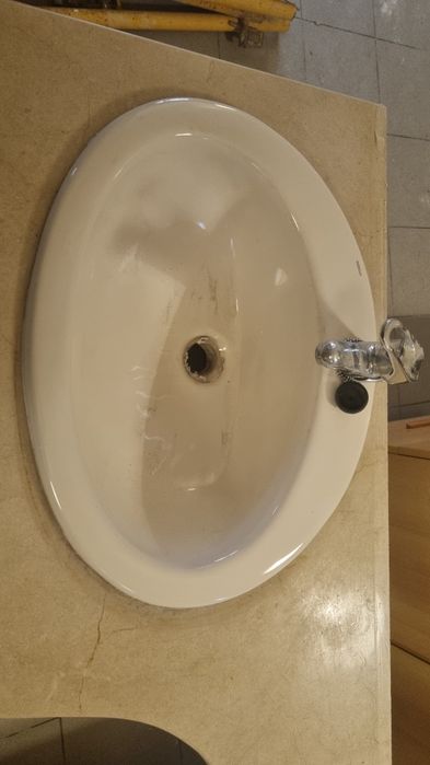 Lavatório com móvel