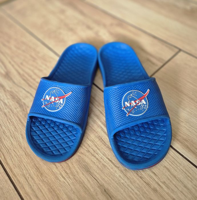 Klapki dziecięce 29/30 NASA stan bardzo dobry