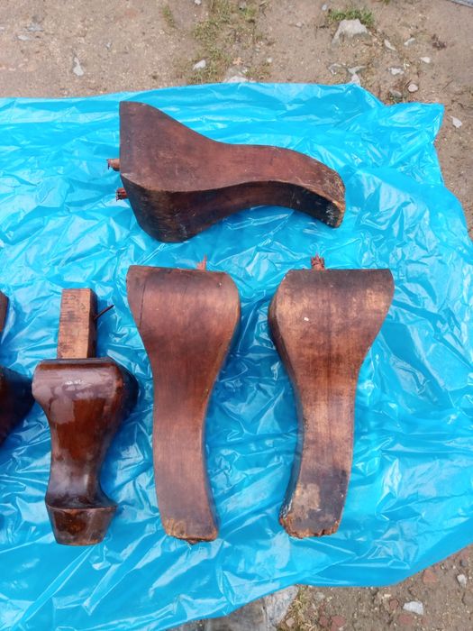 Vendo pés para moveis antigos