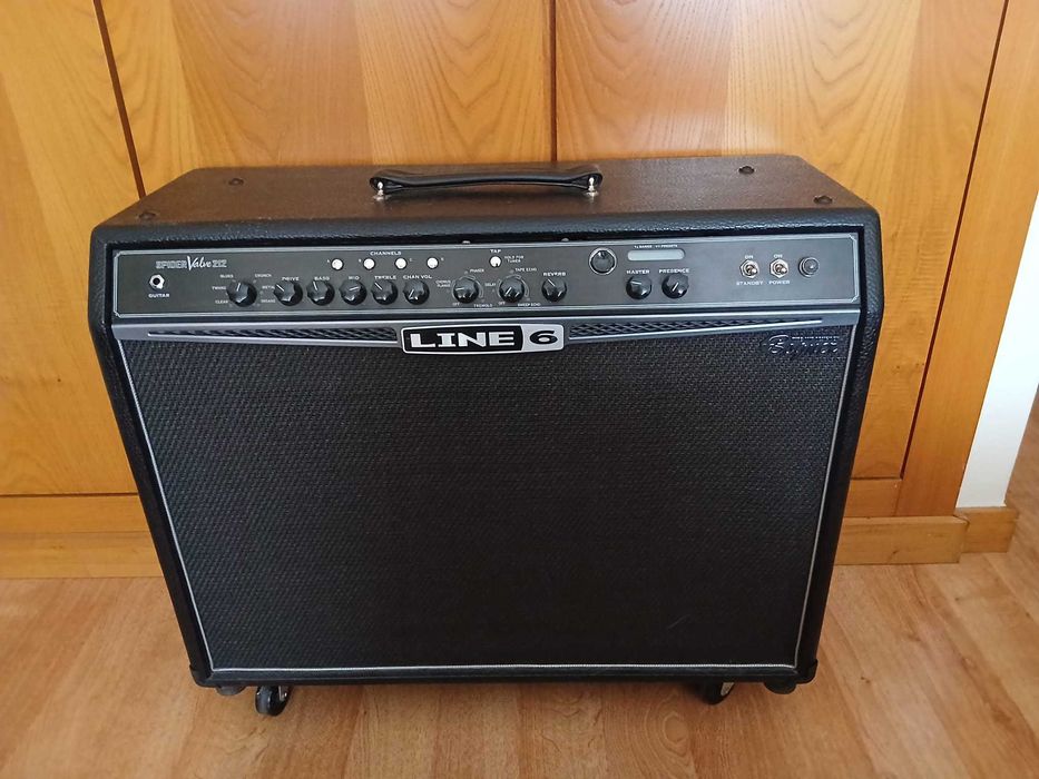 Amplificador Line 6 Spider Valve 212 MkII 40-300-Watt 2x12" Digital Modeling Guitar Combo