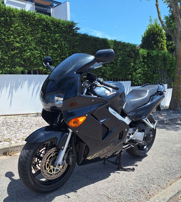 Honda VFR 800 fi  (RC46) Mota Garagem - Muito Estimada