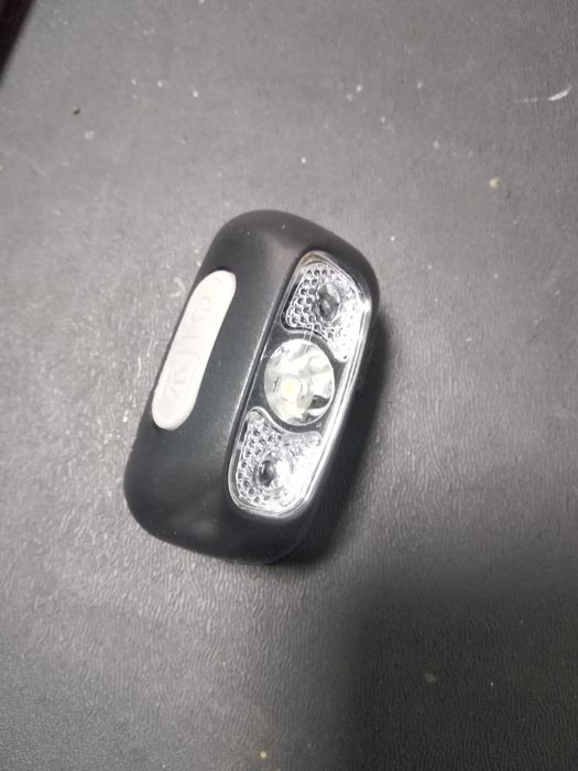 Налобні ліхтарики