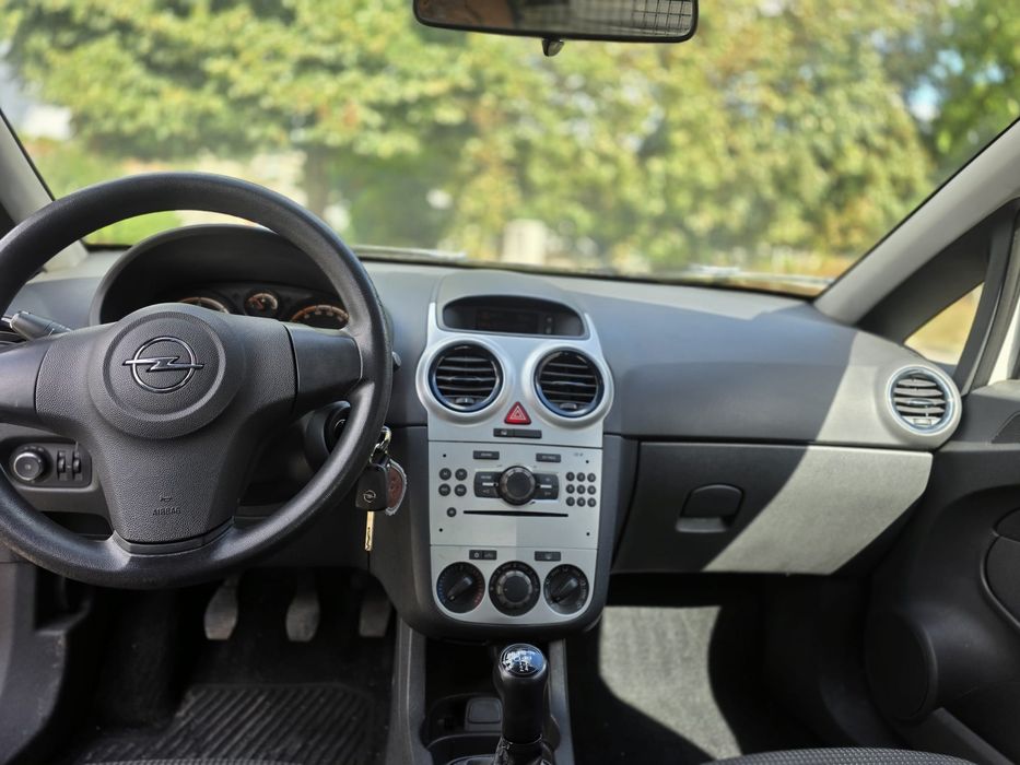 Opel Corsa D FaceLift C/Nova