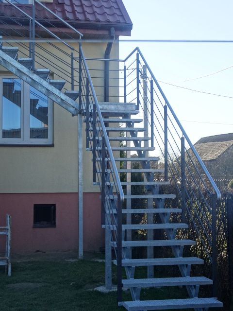 schody metalowe modułowe zewnętrzne balustrady meble podjazdy