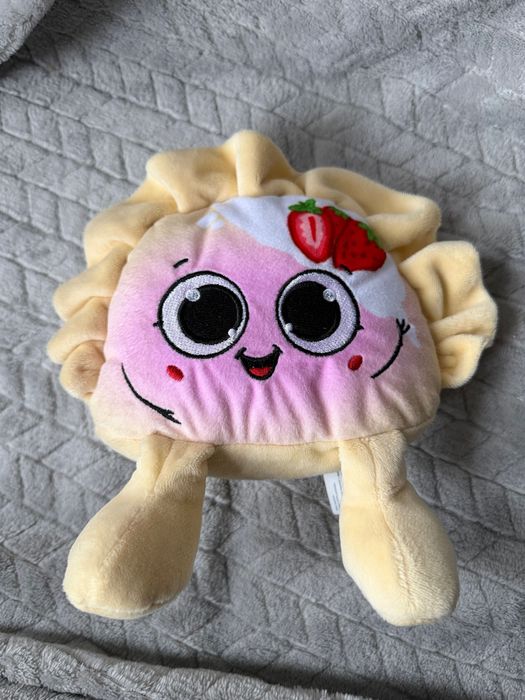 Pieróg Patryk gang produkciaków Biedronka, maskotka