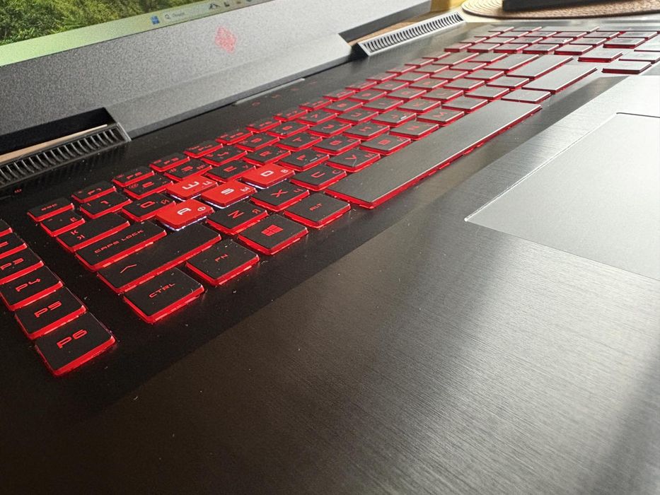 HP Omen 17,3  i5/12gb ram/250gb nvme/ gtx 1050 4gb