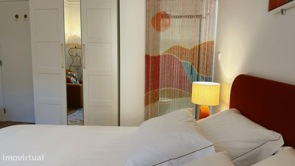 Quarto - localizado em Arroios Lisbon