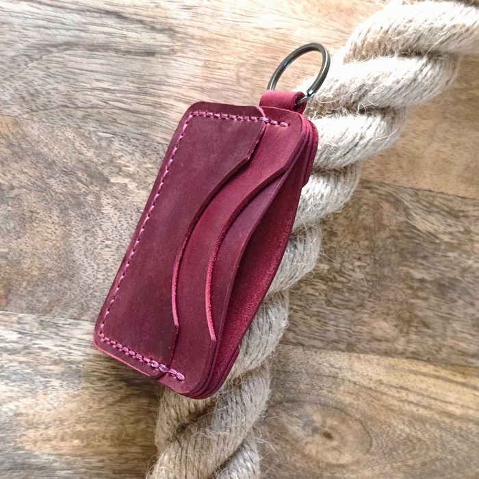 Personalizowany skórzany portfel breloczek z grawerem ręcznie szyty