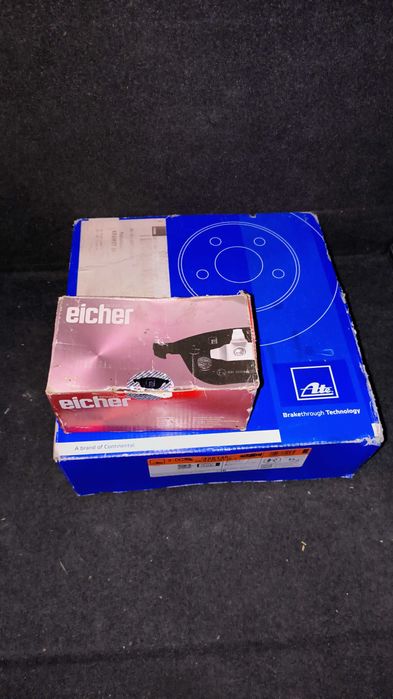 Tarcze Toyota Auris ATE przód + klocki EICHER - nowe