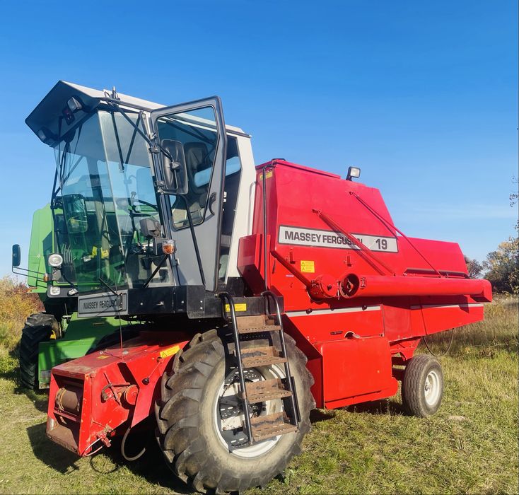 Комбайн Massey Ferguson 19