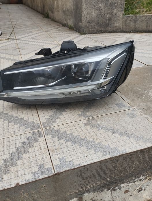 Vendo optica Audi Q2 full led lado esquerdo de 2017 a 2022