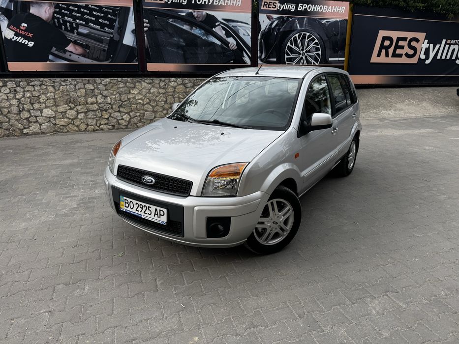 FORD FUSION  2010 року випуску 76 000 км
