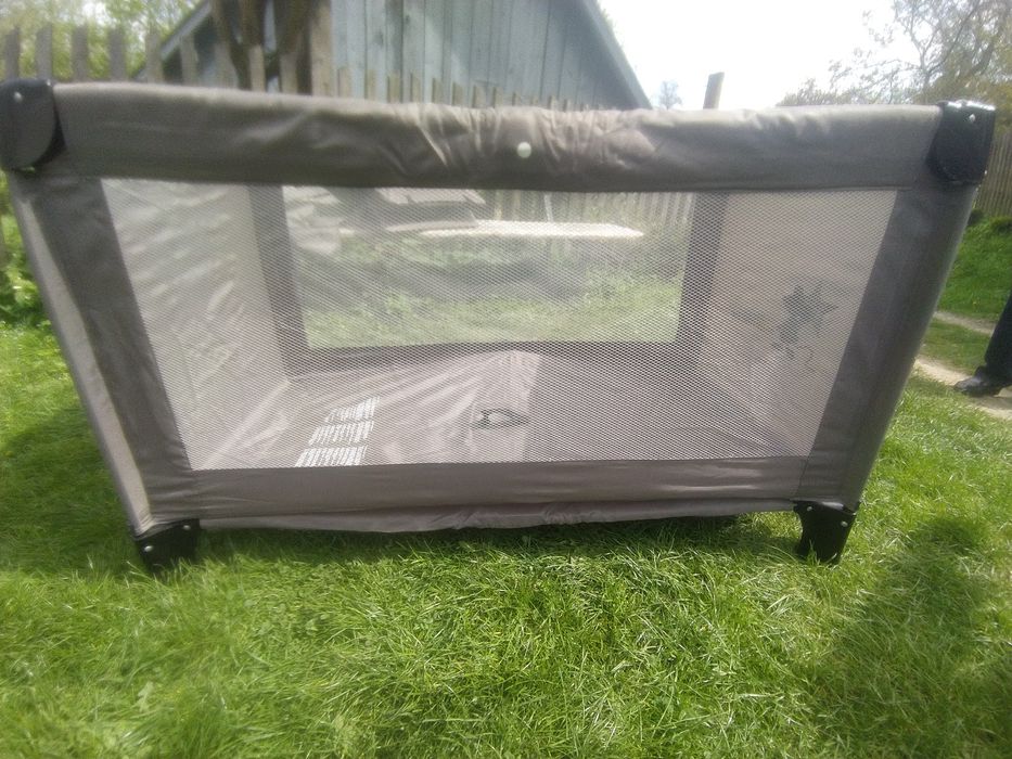 Продам манеж новий