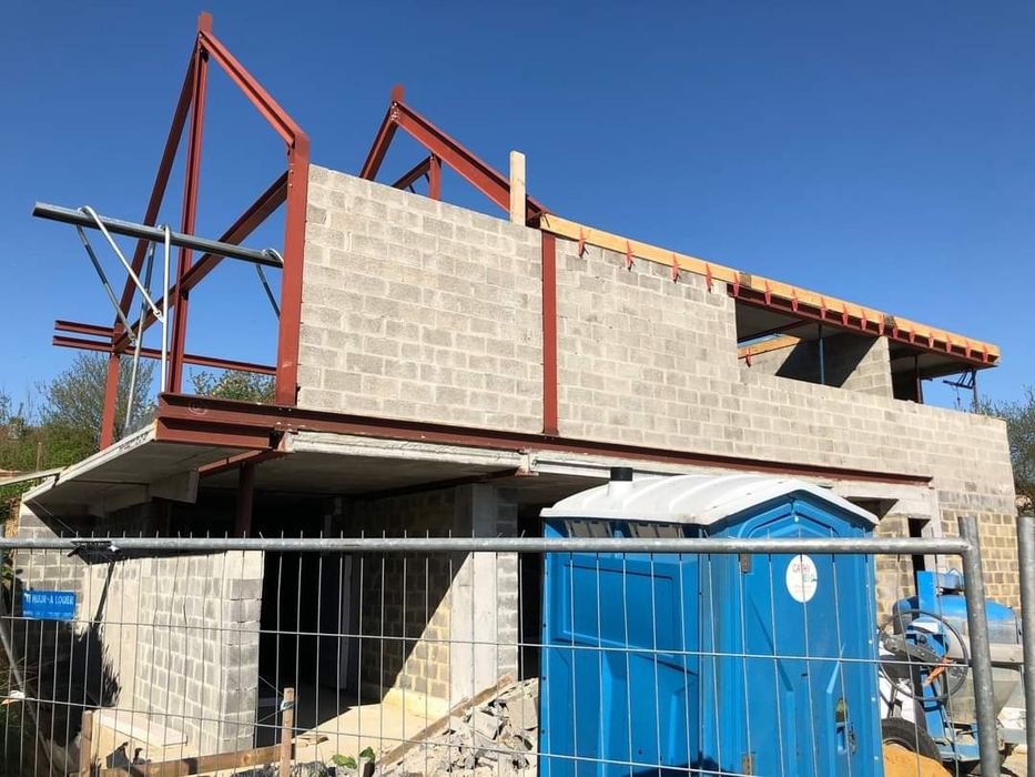 Telhados em Madeira e Metálicos – Construção e Reparação