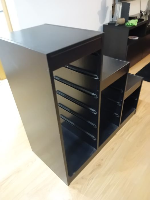 Movel preto Ikea