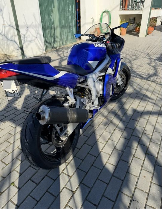 Yamaha r6.