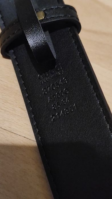 Beżowy pasek Gucci z materiału ze złotą klamrą